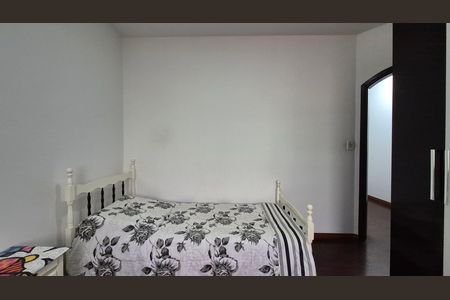 Casa à venda com 195m², 3 quartos e 4 vagas