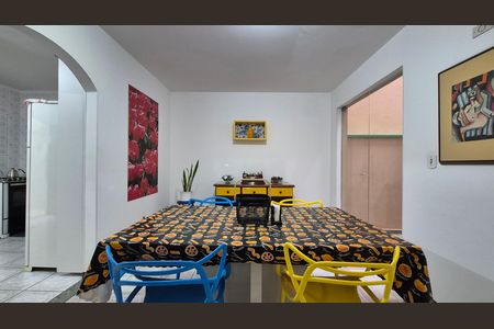 Casa à venda com 195m², 3 quartos e 4 vagas