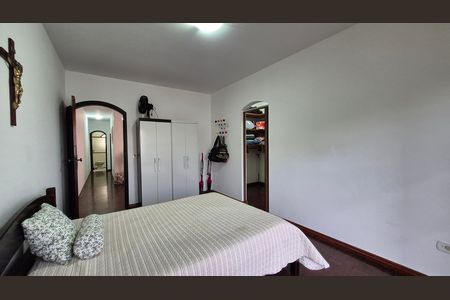Casa à venda com 195m², 3 quartos e 4 vagas