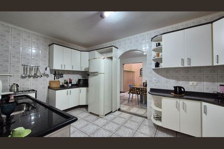 Casa à venda com 195m², 3 quartos e 4 vagas