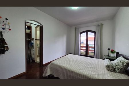 Casa à venda com 195m², 3 quartos e 4 vagas