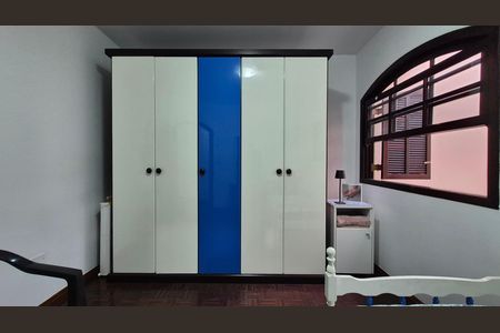 Casa à venda com 195m², 3 quartos e 4 vagas