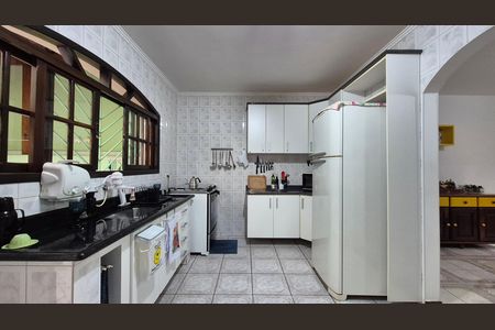 Casa à venda com 195m², 3 quartos e 4 vagas