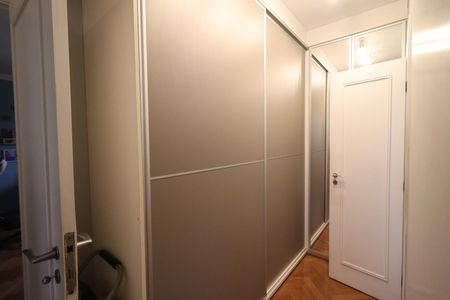 Casa de condomínio para alugar com 245m², 3 quartos e 4 vagasSuíte 1