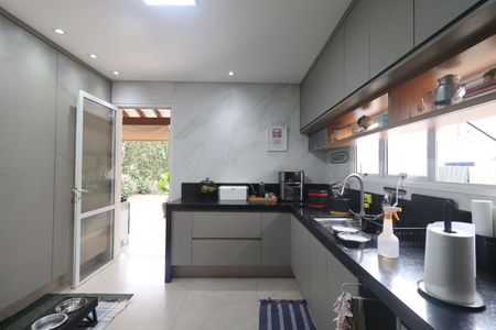 Casa de condomínio para alugar com 245m², 3 quartos e 4 vagasCozinha