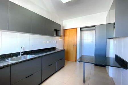 Cozinha de apartamento à venda com 4 quartos, 150m² em Buritis, Belo Horizonte