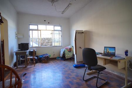 Casa à venda com 200m², 4 quartos e 1 vaga Casa à venda com 200m², 4 quartos e 1 vagaSala