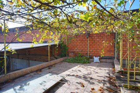 Casa à venda com 200m², 4 quartos e 1 vaga Casa à venda com 200m², 4 quartos e 1 vagaTerraço