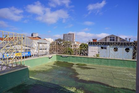 Casa à venda com 200m², 4 quartos e 1 vaga Casa à venda com 200m², 4 quartos e 1 vagaTerraço