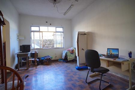 Casa à venda com 200m², 4 quartos e 1 vaga Casa à venda com 200m², 4 quartos e 1 vagaSala