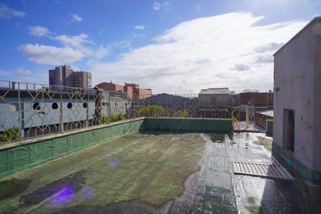Casa à venda com 200m², 4 quartos e 1 vaga Casa à venda com 200m², 4 quartos e 1 vagaTerraço