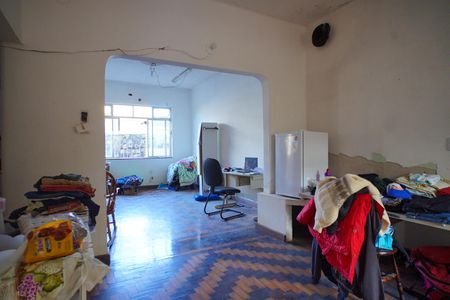 Casa à venda com 200m², 4 quartos e 1 vaga Casa à venda com 200m², 4 quartos e 1 vagaSala