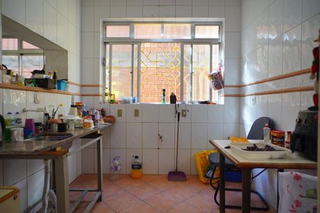 Casa à venda com 200m², 4 quartos e 1 vaga Casa à venda com 200m², 4 quartos e 1 vagaCozinha