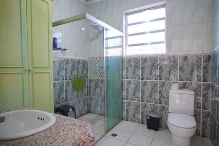 Casa à venda com 200m², 4 quartos e 1 vaga Casa à venda com 200m², 4 quartos e 1 vagaBanheiro