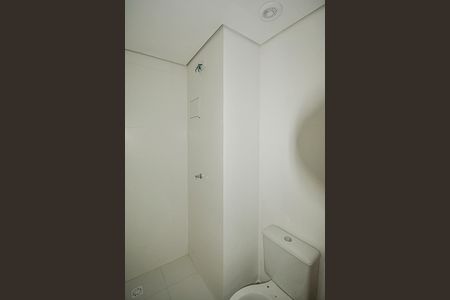 Banheiro de kitnet/studio para alugar com 1 quarto, 27m² em Rudge Ramos, São Bernardo do Campo