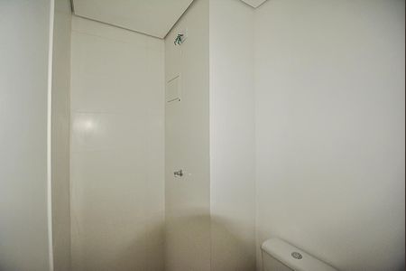 Banheiro de kitnet/studio para alugar com 1 quarto, 27m² em Rudge Ramos, São Bernardo do Campo
