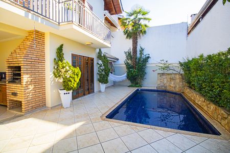 Casa à venda com 450m², 4 quartos e 4 vagas Casa à venda com 450m², 4 quartos e 4 vagasQuintal gourmet