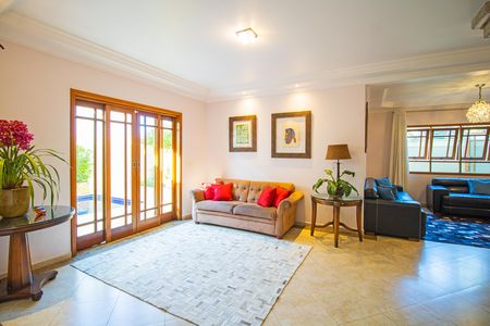 Casa à venda com 450m², 4 quartos e 4 vagas Casa à venda com 450m², 4 quartos e 4 vagasSala