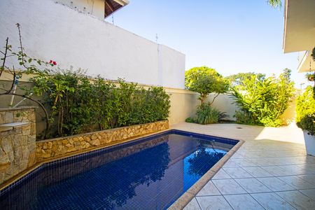 Casa à venda com 450m², 4 quartos e 4 vagas Casa à venda com 450m², 4 quartos e 4 vagasQuintal gourmet
