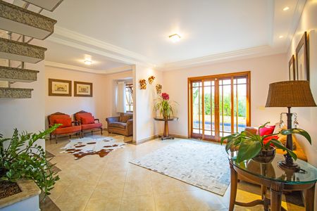 Casa à venda com 450m², 4 quartos e 4 vagas Casa à venda com 450m², 4 quartos e 4 vagasSala