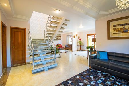 Casa à venda com 450m², 4 quartos e 4 vagas Casa à venda com 450m², 4 quartos e 4 vagasSala