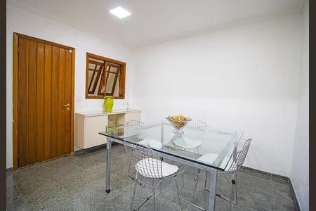 Casa à venda com 450m², 4 quartos e 4 vagas Casa à venda com 450m², 4 quartos e 4 vagasCozinha