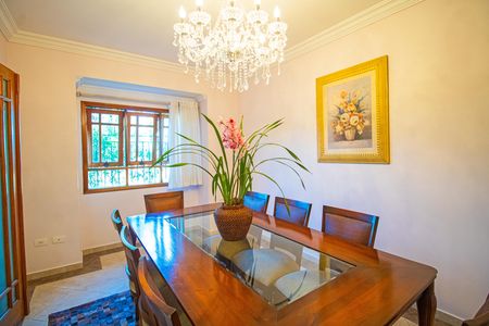 Casa à venda com 450m², 4 quartos e 4 vagas Casa à venda com 450m², 4 quartos e 4 vagasSala de Jantar