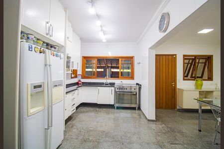 Casa à venda com 450m², 4 quartos e 4 vagas Casa à venda com 450m², 4 quartos e 4 vagasCozinha