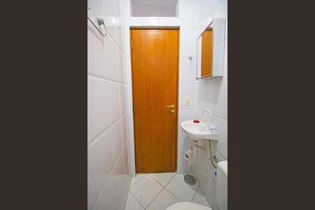 Casa à venda com 450m², 4 quartos e 4 vagas Casa à venda com 450m², 4 quartos e 4 vagasBanheiro de serviço