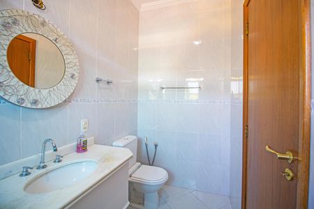 Casa à venda com 450m², 4 quartos e 4 vagas Casa à venda com 450m², 4 quartos e 4 vagasBanheiro da Suíte 2