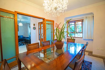 Casa à venda com 450m², 4 quartos e 4 vagas Casa à venda com 450m², 4 quartos e 4 vagasSala de Jantar