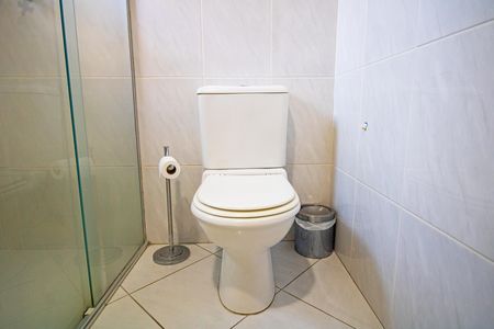 Casa à venda com 450m², 4 quartos e 4 vagas Casa à venda com 450m², 4 quartos e 4 vagasBanheiro Social