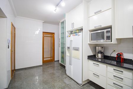 Casa à venda com 450m², 4 quartos e 4 vagas Casa à venda com 450m², 4 quartos e 4 vagasCozinha