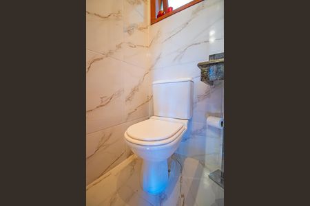 Casa à venda com 450m², 4 quartos e 4 vagas Casa à venda com 450m², 4 quartos e 4 vagasLavabo Sala