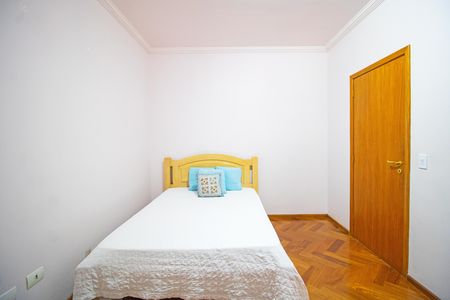 Casa à venda com 450m², 4 quartos e 4 vagas Casa à venda com 450m², 4 quartos e 4 vagasQuarto 1