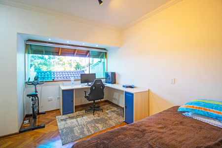 Casa à venda com 450m², 4 quartos e 4 vagas Casa à venda com 450m², 4 quartos e 4 vagasQuarto 2