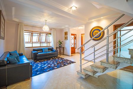 Casa à venda com 450m², 4 quartos e 4 vagas Casa à venda com 450m², 4 quartos e 4 vagasSala