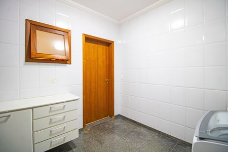 Casa à venda com 450m², 4 quartos e 4 vagas Casa à venda com 450m², 4 quartos e 4 vagasÁrea de Serviço