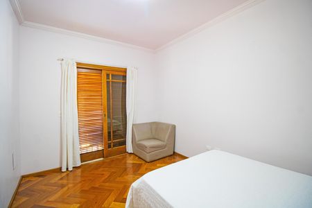 Casa à venda com 450m², 4 quartos e 4 vagas Casa à venda com 450m², 4 quartos e 4 vagasQuarto 1