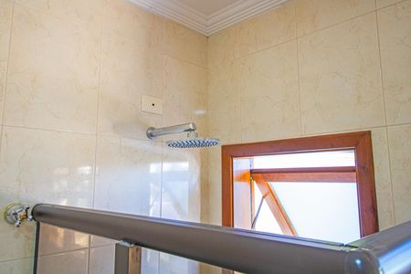 Casa à venda com 450m², 4 quartos e 4 vagas Casa à venda com 450m², 4 quartos e 4 vagasBanheiro da Suíte 1