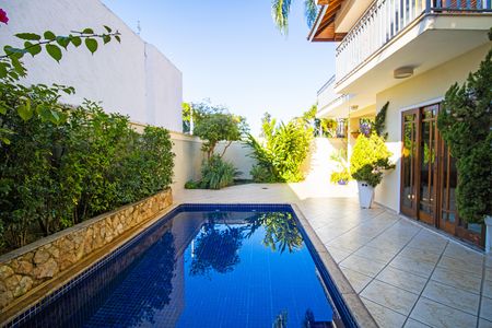 Casa à venda com 450m², 4 quartos e 4 vagas Casa à venda com 450m², 4 quartos e 4 vagasQuintal gourmet