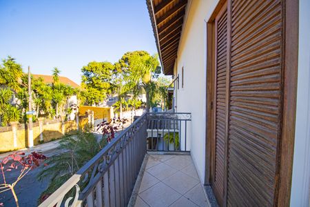 Casa à venda com 450m², 4 quartos e 4 vagas Casa à venda com 450m², 4 quartos e 4 vagasVaranda da Suite 2