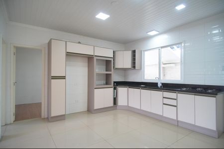 Casa para alugar com 110m², 2 quartos e 2 vagasCozinha