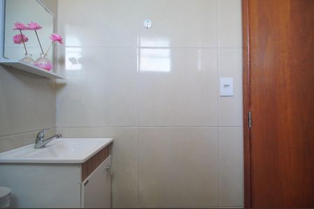 Casa para alugar com 110m², 2 quartos e 2 vagasBanheiro 2