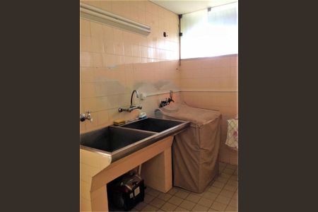 Casa à venda com 263m², 3 quartos e 6 vagas