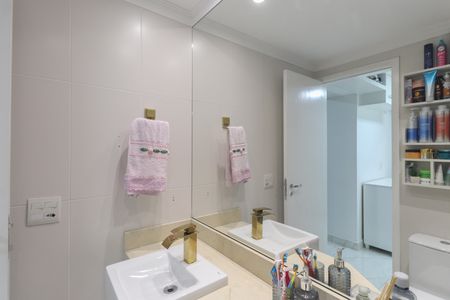 Apartamento para alugar com 116m², 3 quartos e 2 vagas Apartamento para alugar com 116m², 3 quartos e 2 vagasBanheiro da Suíte 1