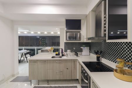Apartamento para alugar com 116m², 3 quartos e 2 vagas Apartamento para alugar com 116m², 3 quartos e 2 vagasCozinha