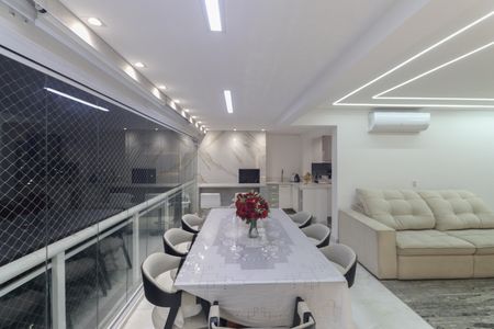 Apartamento para alugar com 116m², 3 quartos e 2 vagas Apartamento para alugar com 116m², 3 quartos e 2 vagasSala