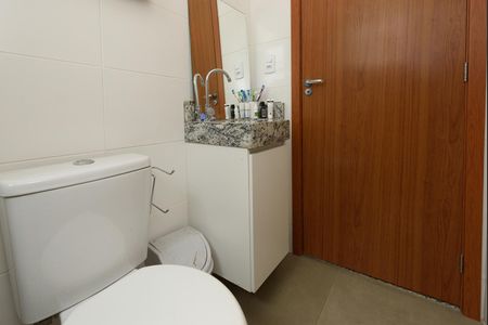 Apartamento à venda com 49m², 2 quartos e 1 vaga Apartamento à venda com 49m², 2 quartos e 1 vagaBanheiro