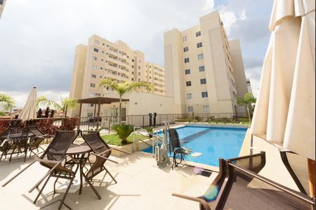 Apartamento à venda com 49m², 2 quartos e 1 vaga Apartamento à venda com 49m², 2 quartos e 1 vagaÁrea comum - Piscina